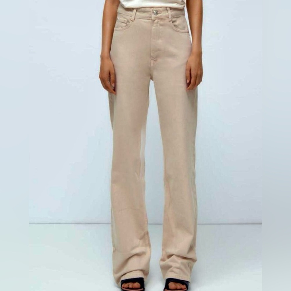 Zara Ecru straight leg jean size 2, NWT